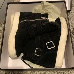 Black wedge sneakers